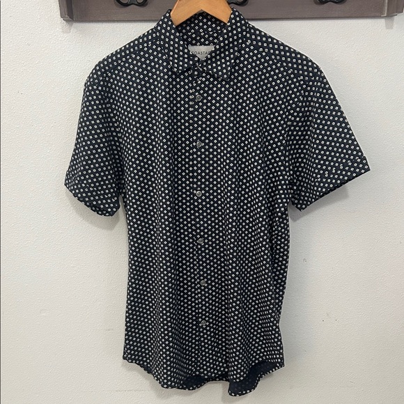 Men's Black and White Geometric Button-Down Shirt - Picture 1 of 6
